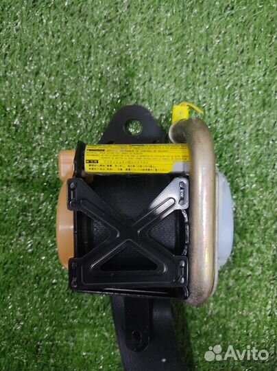 Ремень безопасности передний левый Toyota Avensis