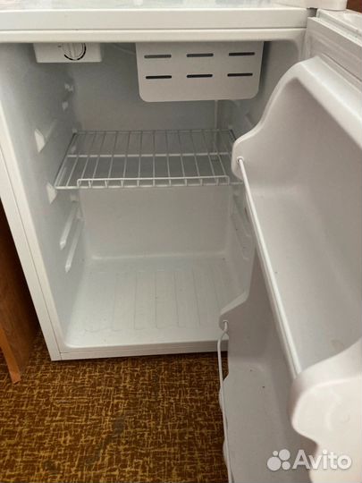 Минихолодильник с морозильной бу