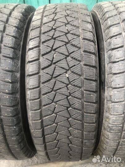 Bridgestone Blizzak DM-V2 225/65 R17