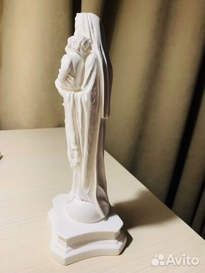 Дева Мария статуэтка