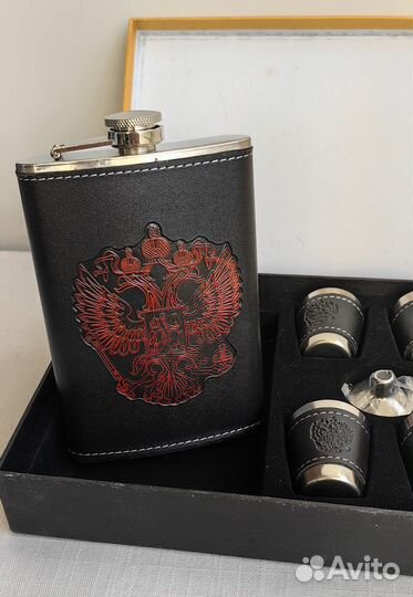 Подарочный набор: фляжка 250мл со стопками