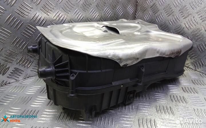 Корпус воздушного фильтра Mercedes-Benz C-Класс