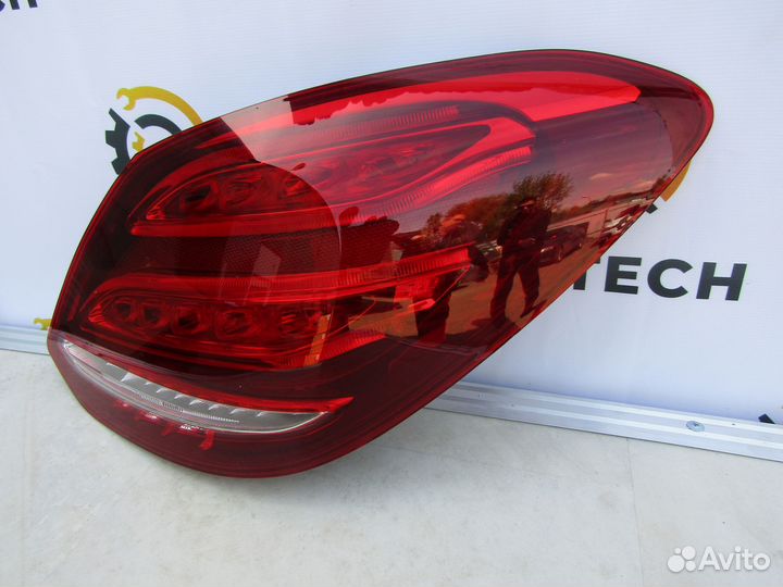 Фонарь задний правый Mercedes W205 A2059060457