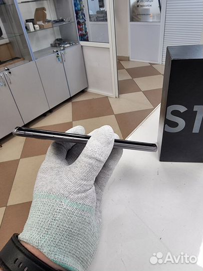 Samsung Galaxy S10, 8/128 ГБ