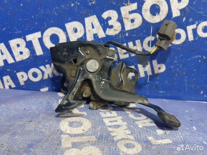 Замок капота Honda Accord 7 седан 2006