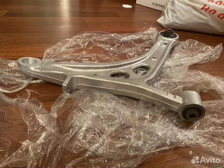 Рычаг передний правый Subaru STI GRB GVF