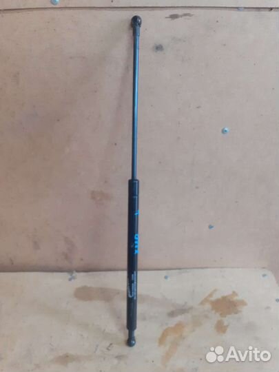 Амортизатор капота Toyota Mark II JZX110