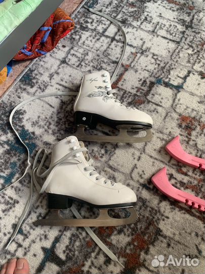 Фигурные коньки детские белые