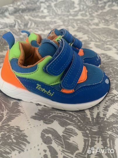 Кроссовки детские 23 размер