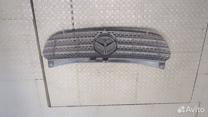 Решетка радиатора Mercedes Vito W639, 2005
