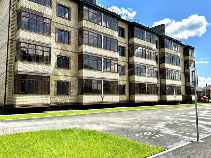 2-к. квартира, 64 м², 2/4 эт.