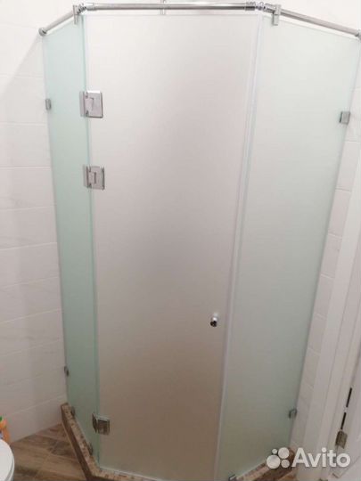 Перегородка из стекла. Душ