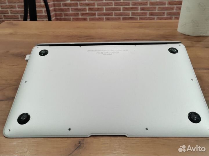 Apple MacBook Air 11 2011 а1370
