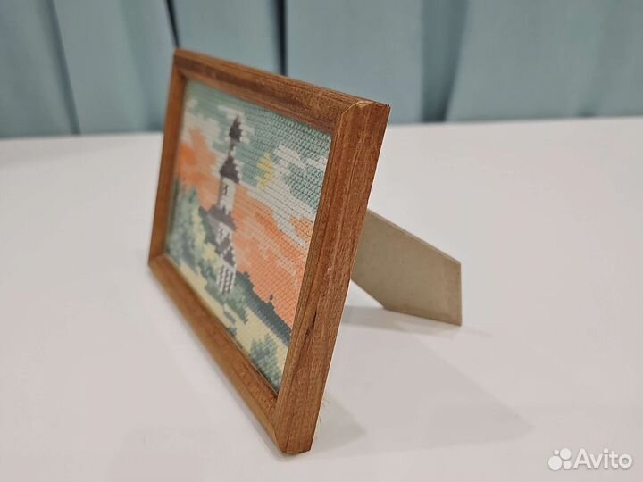 Картина вышитая крестом в рамке