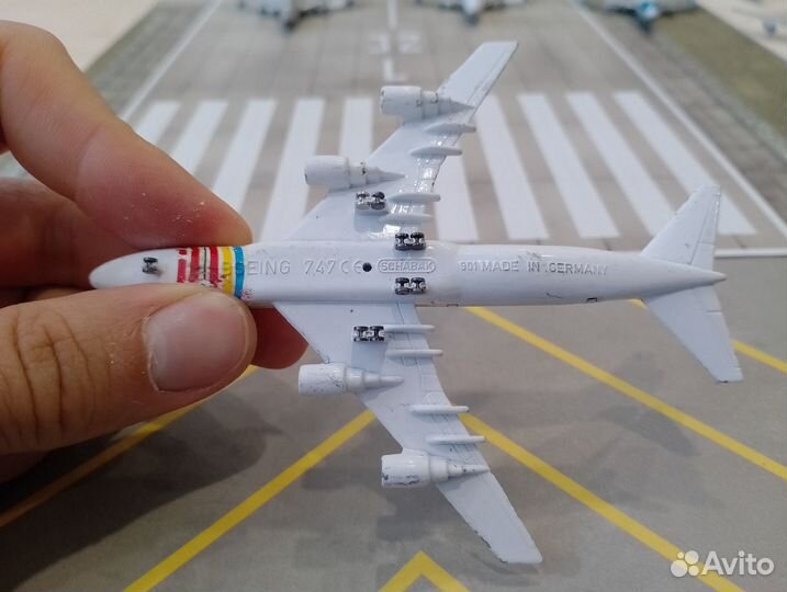 Самолёт Boeing 747 