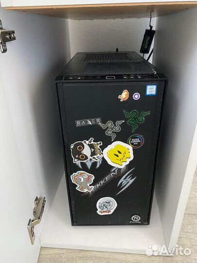 Компьютерный стол