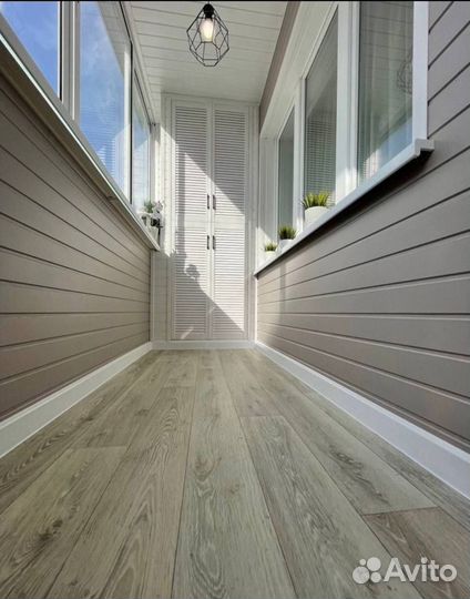 Ремонт балкона стеновым паркетом