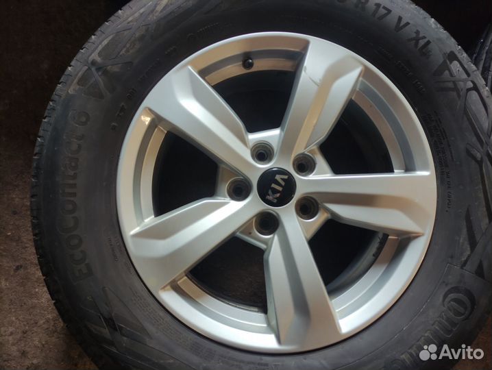 R17 Continental ContiEcoContact 6 235/65, PCD 5x114.3 DIA 67.1