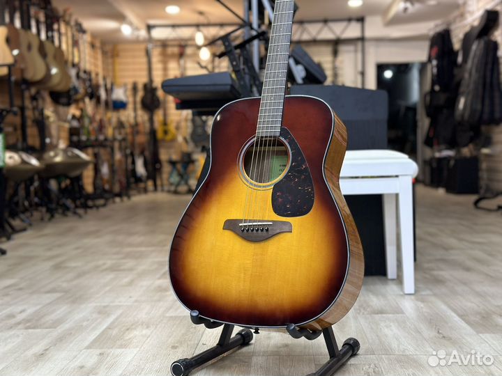 Гитара yamaha массив ели FG800 SB