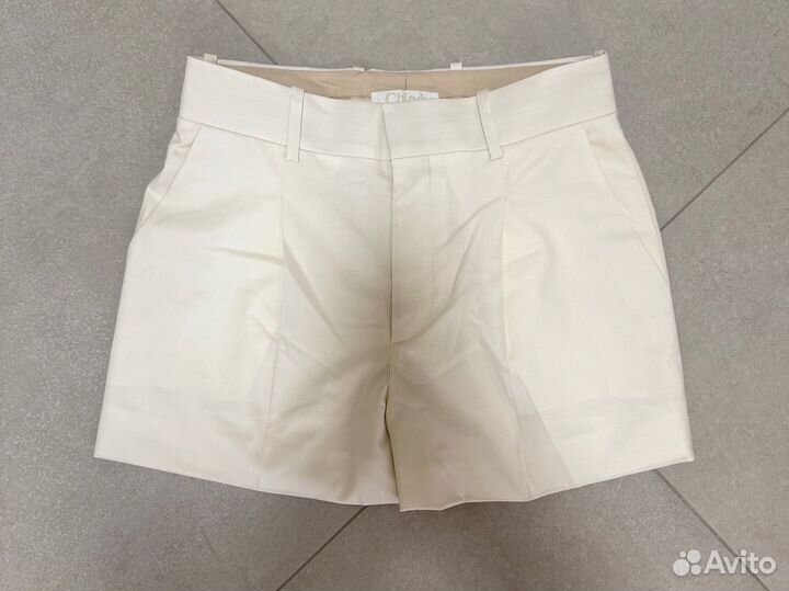 Женские шорты белые