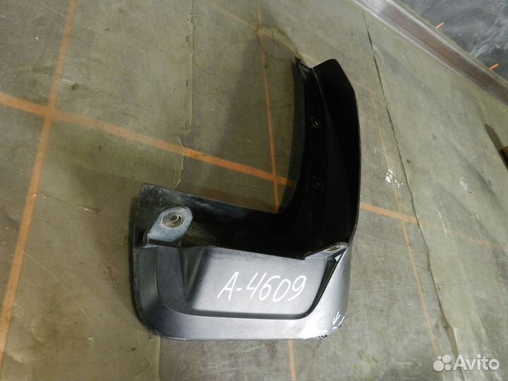 Брызговик задний левый - Toyota Highlander 3