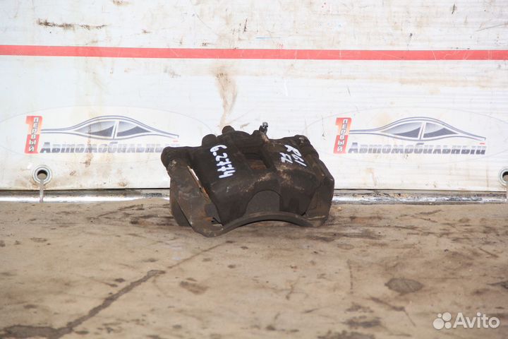 Суппорт перед лево c Honda Stepwgn RG1 K20A