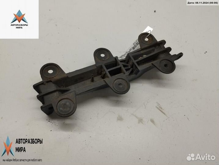 Кронштейн переднего бампера Audi 100 4A/C4 1992