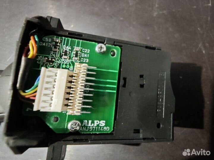 Подрулевой переключатель поворотников левый Volvo