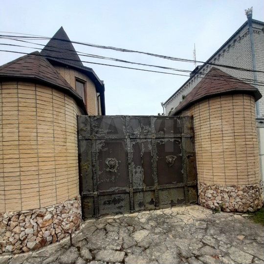 Дом 291,3 м² на участке 7 сот.