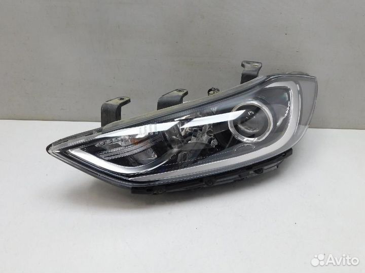 Фара левая Hyundai Avante