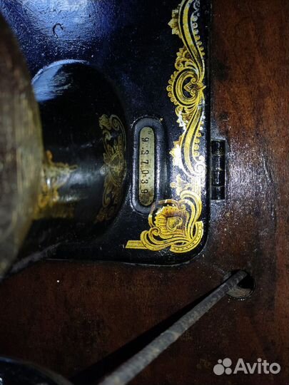 Ретро швейная машина Central Bobbin со станиной