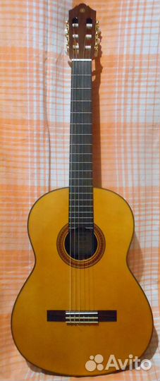 Гитара Yamaha новая, классика