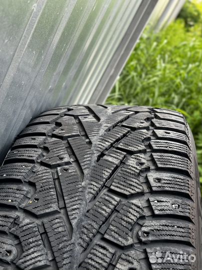 Pirelli Ice Zero 275/40 R22 110ZR