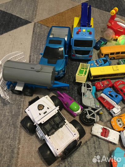 Игрушки машинки пакетом