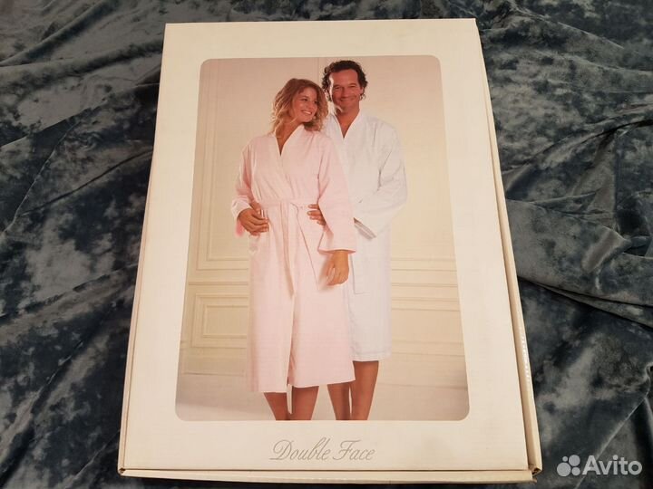 Халат махровый, с кружевом