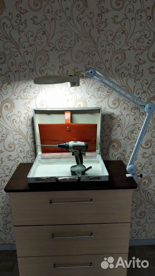 Продам лампу-лупу в кейсе