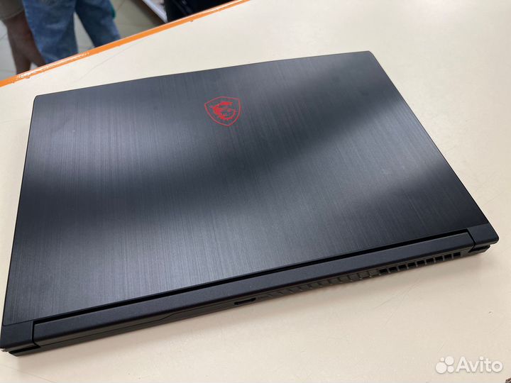 Ноутбук MSI Core i5-10500H/GeForce RTX 3050 (Дбр)