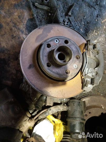 Поворотный кулак Renault megane 3