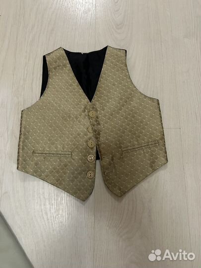 Детский классический костюм 104 и две жилетки