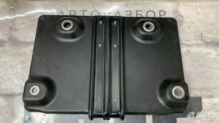 Крепление аккумулятора переднее Infiniti Fx35 S51