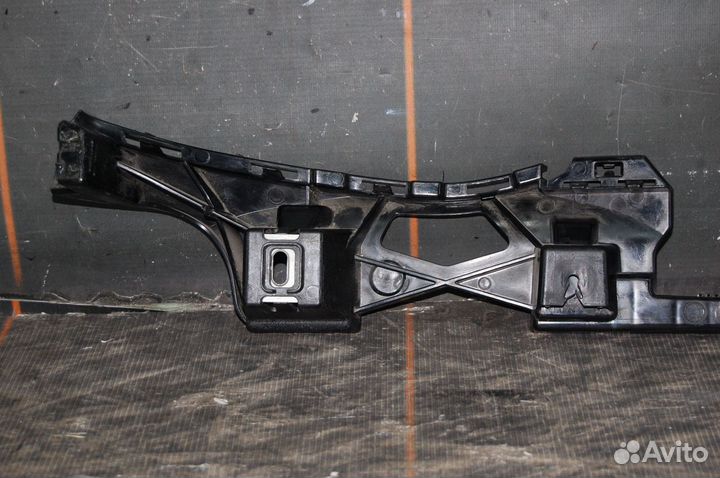 Кронштейн бампера заднего правый - Mercedes W213