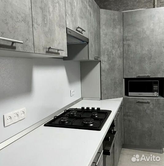 Кухня в потолок на заказ в