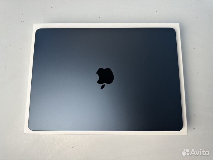 MacBook Air 13 2022 M2 512Gb (35 циклов)