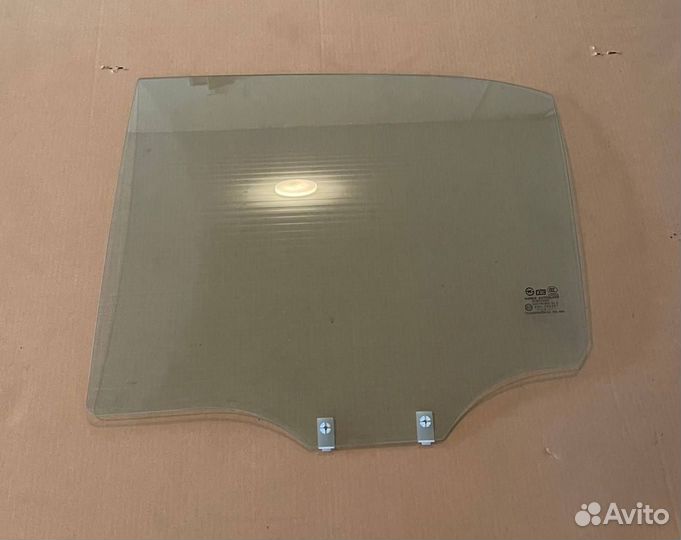 Стекло задней левой двери на Hyundai Accent