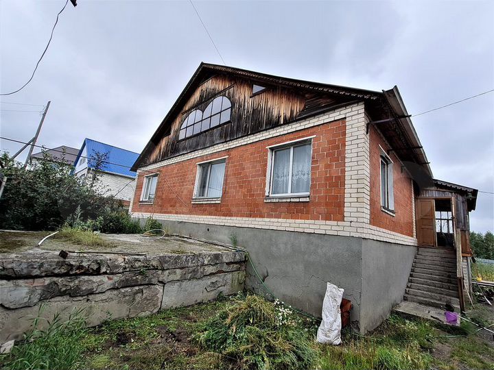 Коттедж 296,2 м² на участке 18,4 сот.