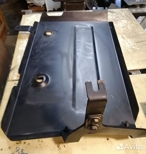 Защита топливного бака+комплект крепежа SkodаKaroq