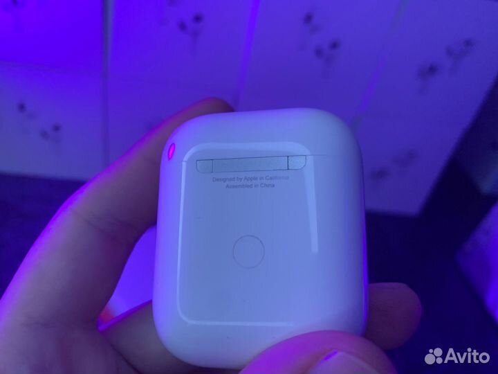 Новые AirPods 2 в упаковке