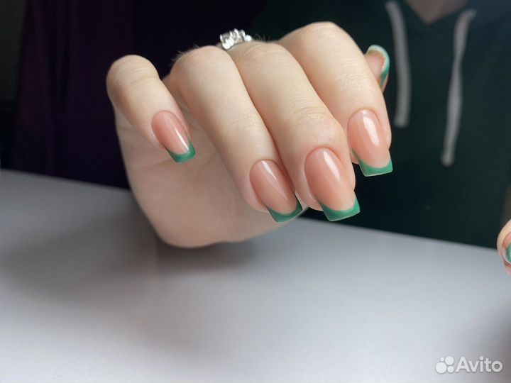 Маникюр и педикюр