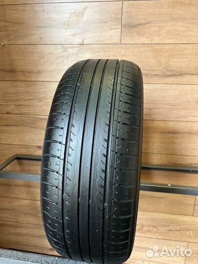 Kumho Solus KH17 215/50 R17