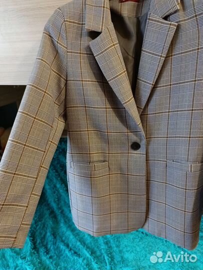 Пиджак женский в клетку 42-44